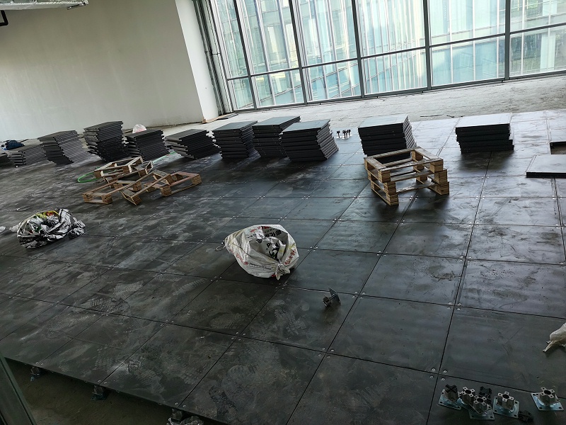 北京銀行保險產業園裝修-500x500全鋼OA智能網絡地板安裝