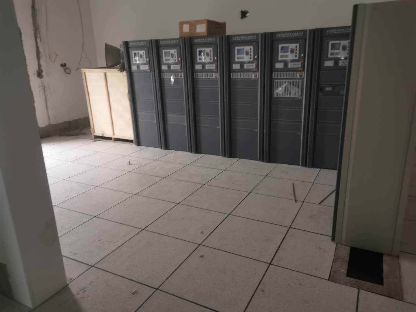 機房PVC防靜電地板 (1).jpg